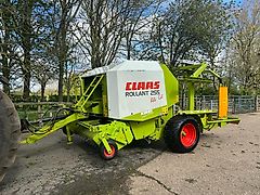 Claas Rollant 225 Baler