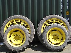 John Deere rowcrop wheels