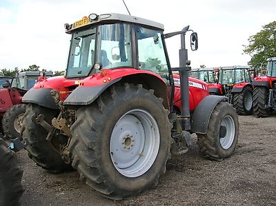 [Resim: Massey-Ferguson-6480-Dyna-6-Tier-3-40062...quality=80]