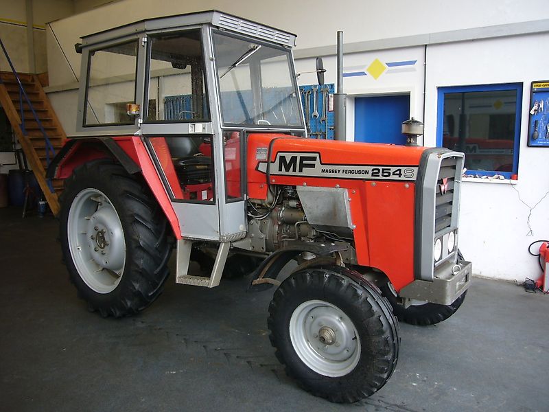 Massey-Ferguson-MF-254-S-Hinterrad-1066878.jpg?height=600&width=800&quality=80