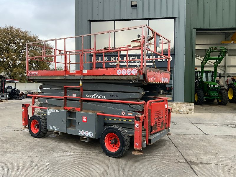 Sky Jack SJ9250 Scissor Lift (ST25090)