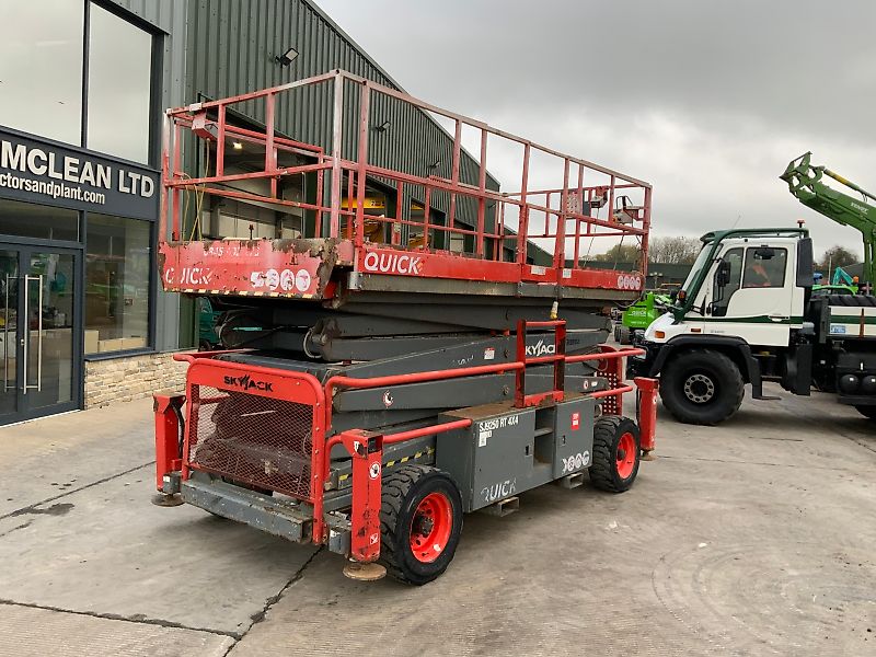 Sky Jack SJ9250 Scissor Lift (ST25090)
