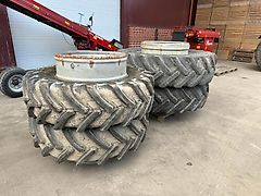 Zwillingsräder 18.4R34+520/85R46