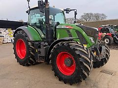 Fendt 724 Vario S4 Profi Plus