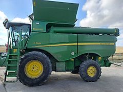 John Deere S790