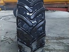 BKT 620/70R42 BKT 35/40MM ONGELIJK