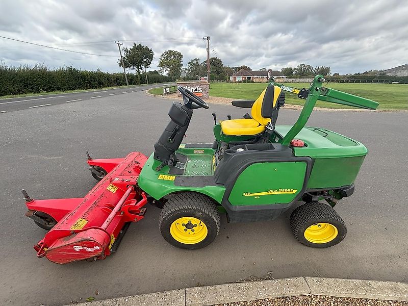 John Deere 1445 with Trimax flail