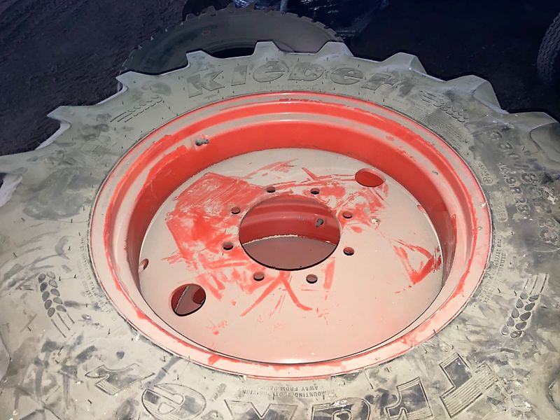 Claas Kleber 380/85R28 und 18,4R38 kompletter Radsatz