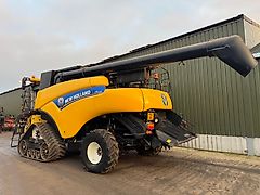 New Holland CR9080 c/w 30ft Varifeed Header