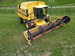 New Holland TX68