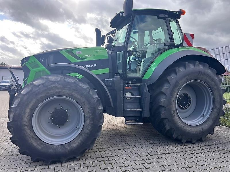 Deutz-Fahr AGROTRON TTV 7250 A Traktor