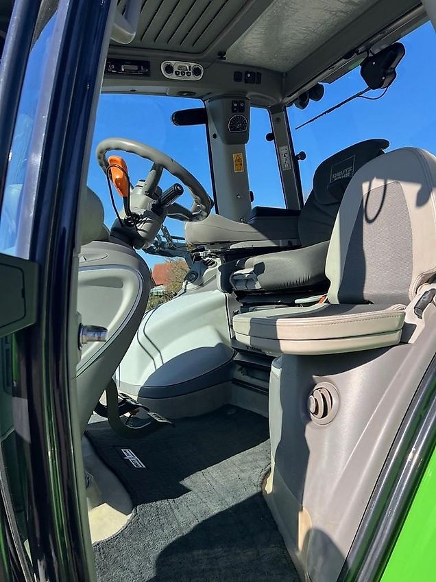 Deutz-Fahr AGROTRON TTV 7250 A Traktor