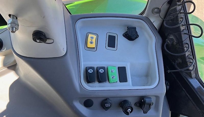 Deutz-Fahr AGROTRON TTV 7250 A Traktor