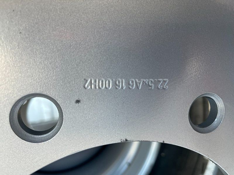 BKT Komplettrad 4 Stk 560/45R22.5 FL630