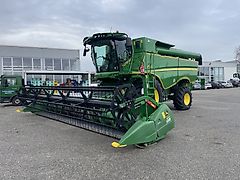 John Deere S 770