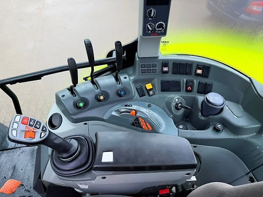 Claas ARION 420
