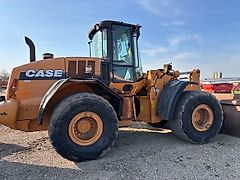 Case 821E