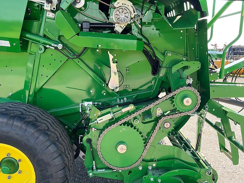 John Deere F441M