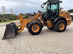 Case 321 F, Schaufel, nur 2.909 h !