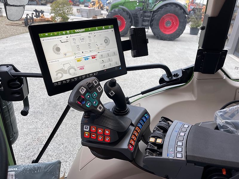 Fendt 211S Vario Profi Plus met RTK/GPS