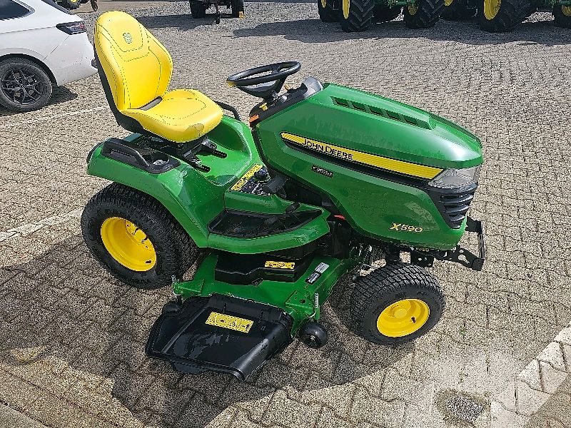 John Deere X590