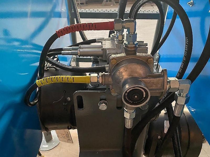 Zamet Futtermischwagen / Feed mixer / Melangeuse / Carro miscelatore / Кормораздатчик / Wóz paszowy 14 m3