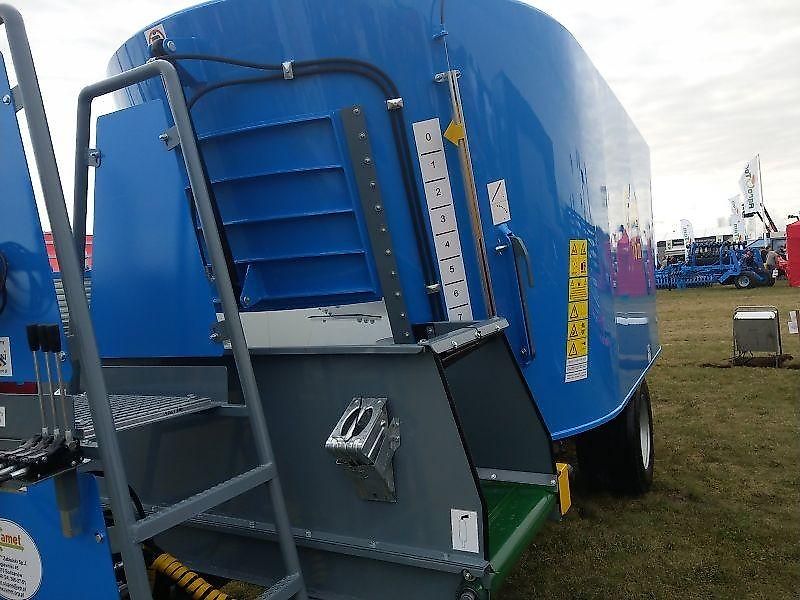 Zamet Futtermischwagen / Feed mixer / Melangeuse / Carro miscelatore / Кормораздатчик / Wóz paszowy 16 m3