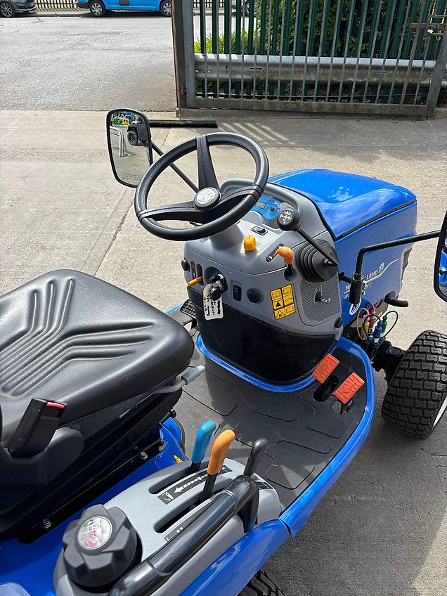 New Holland Agriculture NEW New Holland Boomer 25 Tractor For Sale