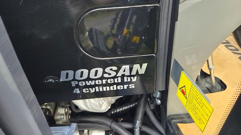 LOVOL M504 Pro 4 Zylinder Frontlader BlackEdition 4x4