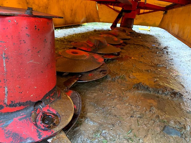 Pöttinger NOVACAT 352 Mittenaufhängung