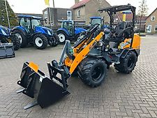 Giant G2700HD+ shovel wiellader