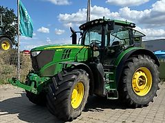 John Deere 6215R
