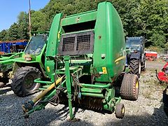 John Deere 854