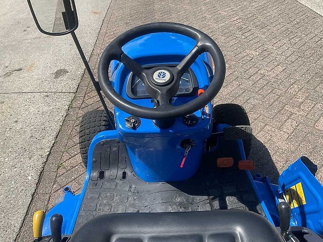 New Holland TZ24D