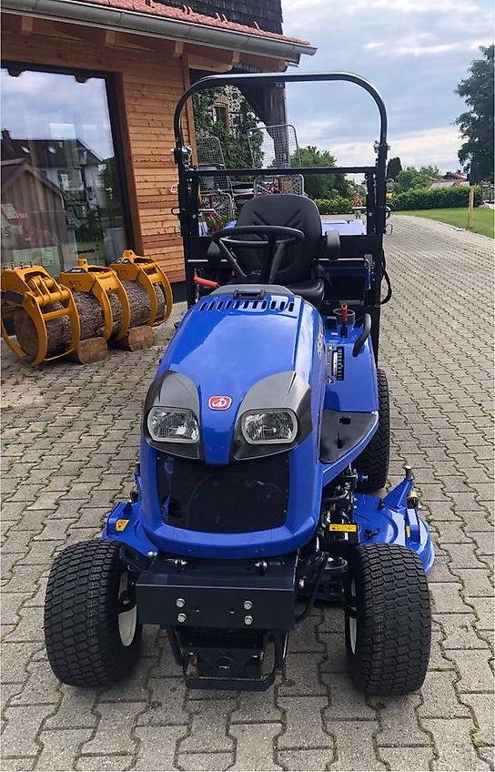 Iseki SXG 327 Mähtraktor mit Hochentleerung