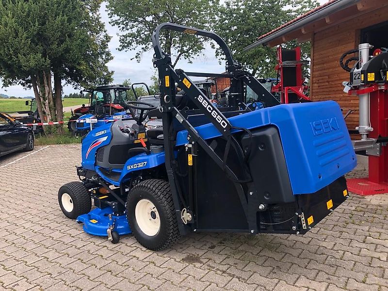Iseki SXG 327 Mähtraktor mit Hochentleerung