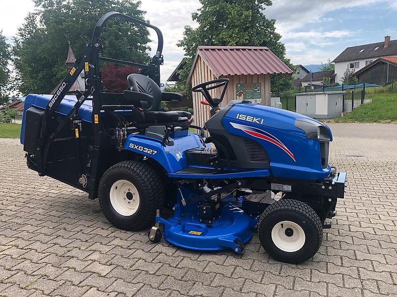 Iseki SXG 327 Mähtraktor mit Hochentleerung
