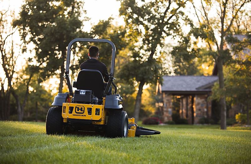 Hustler Fastrak SDX 48&#34; RD Zero-Turn Aufsitzmäher