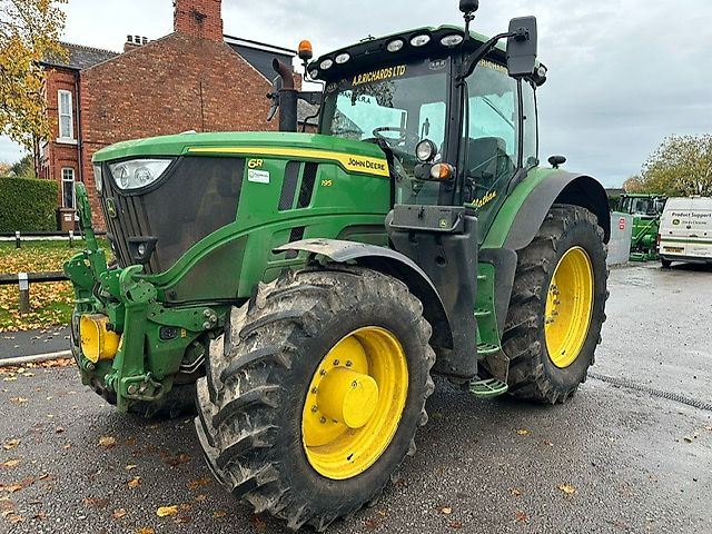 John Deere 6R 195
