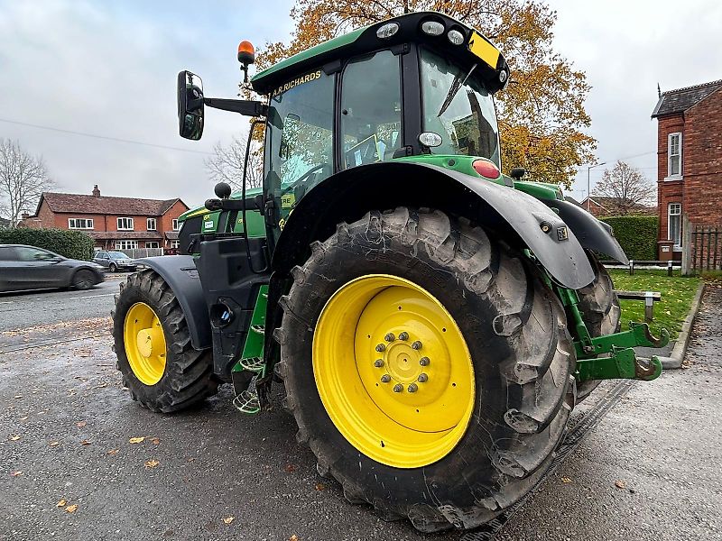 John Deere 6R195