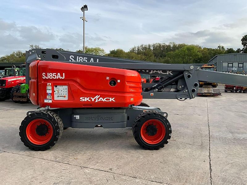 Skyjack SJ85AJ Telescopic Boom Lift (ST24683)