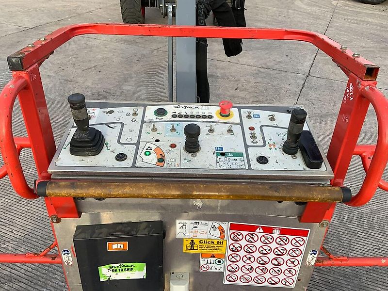 Skyjack SJ85AJ Telescopic Boom Lift (ST24683)