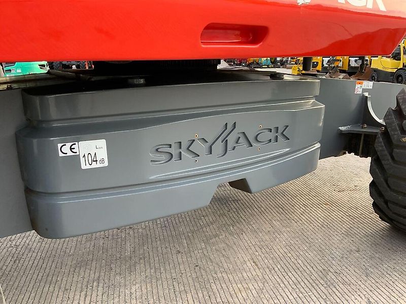 Skyjack SJ85AJ Telescopic Boom Lift (ST24683)