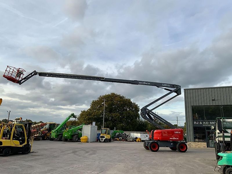 Skyjack SJ85AJ Telescopic Boom Lift (ST24683)