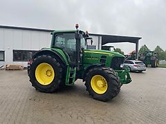 John Deere 7530