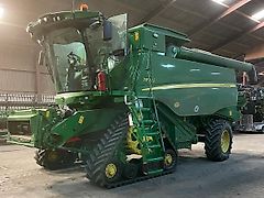 John Deere T670