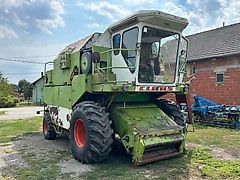 Claas Dominator 108 mit Maispflucker