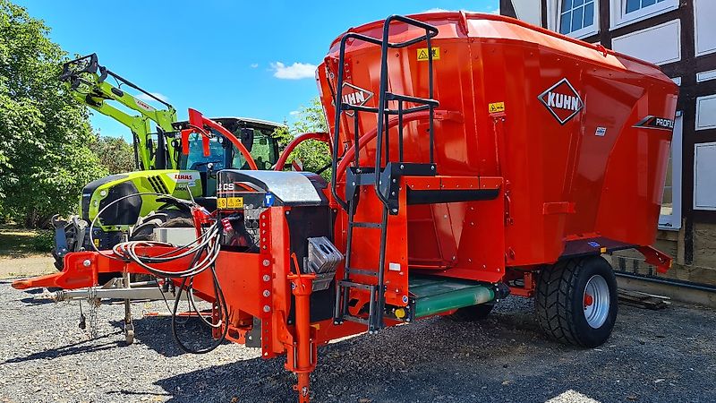 Kuhn Profile 16.2 CS - Vorführwagen mit Förderband vorne
