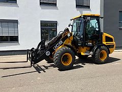 JCB 406