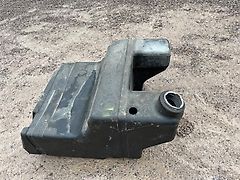 Massey Ferguson MF3690, BJ 1991, Dieseltank, leichte Beschädigung, Dichtigkeit nicht geprüft, 3388560M97